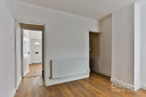 DWELEST- 55, Princess Street, DE14 2NP - 003.jpg