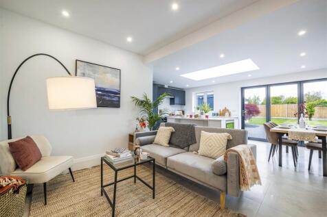 Beech Drive 8 of 51.jpg