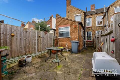 DWELEST- 43 Blackpool Street, DE14 3AW - 010.jpg