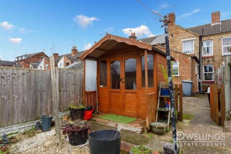 DWELEST- 43 Blackpool Street, DE14 3AW - 012.jpg