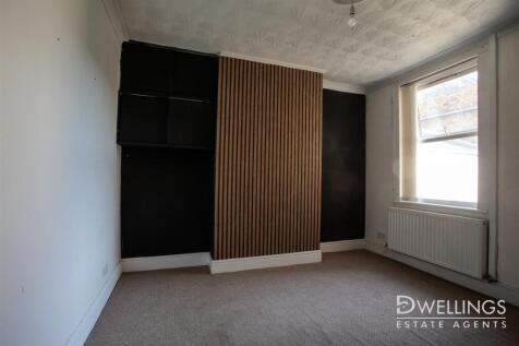 DWELEST- 173 Horninglow Road, DE14 2QS-0005.jpg