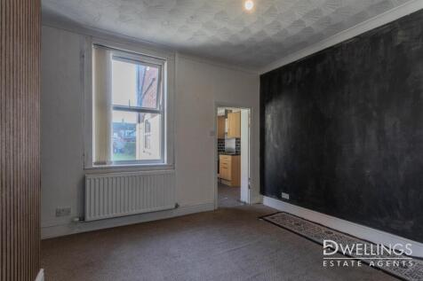 DWELEST- 173 Horninglow Road, DE14 2QS-0007.jpg