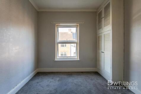 DWELEST- 173 Horninglow Road, DE14 2QS-0017.jpg