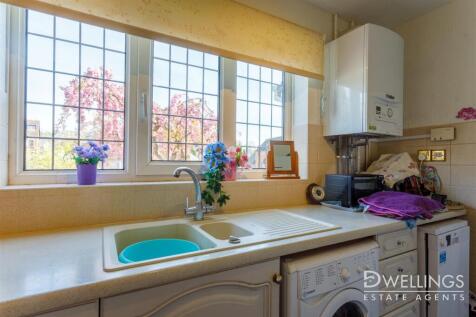 DWELEST- 7 Lordswell Road, Shobnall, DE14 2TA - 00