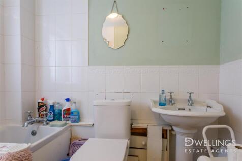 DWELEST- 7 Lordswell Road, Shobnall, DE14 2TA - 01
