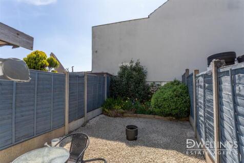 DWELEST- 22 Landsdown Terrace, DE14 2RH-0003.jpg