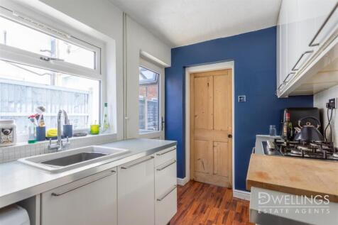 DWELEST- 22 Landsdown Terrace, DE14 2RH-0010.jpg