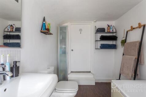 DWELEST- 22 Landsdown Terrace, DE14 2RH-0016.jpg