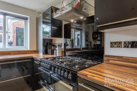 DWELEST- 8 Cheviot Close, Swadlincote, DE11 9EE-00