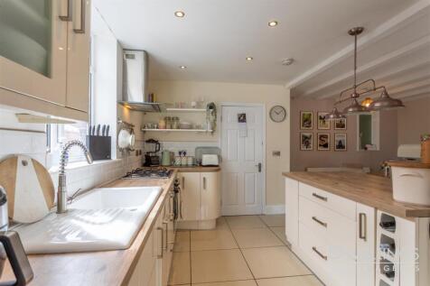 DWELEST - 36 Tower Road, Burton On Trent, DE15 0NL