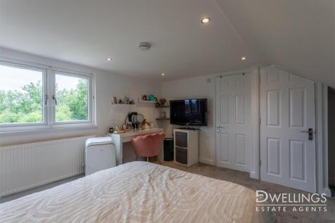 DWELEST - 36 Tower Road, Burton On Trent, DE15 0NL