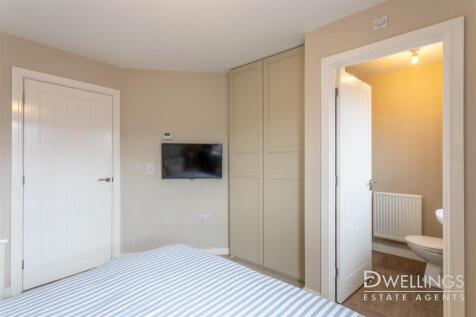 DWELEST - 19 Bishop Place, DE13 9EX-0019.jpg