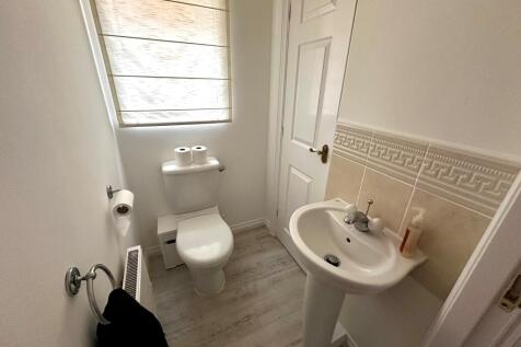 Cloakroom/wc