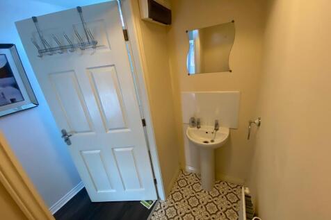 Cloakroom/wc