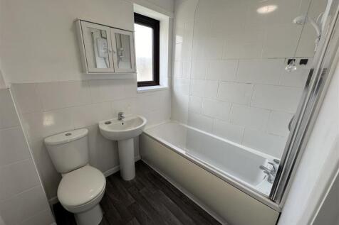 1 ch bathroom.jpg