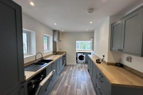 43 LS Kitchen.jpg