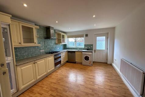 17 A Kitchen.jpg