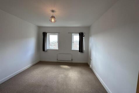 17 A Bedroom.jpg
