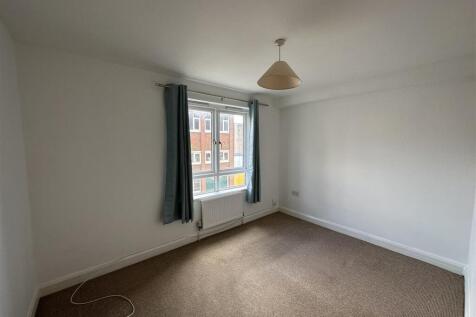 17 A Bedroom2.jpg