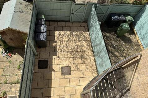 17 Augusta garden.jpg