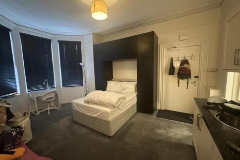 Polsloe Road Bedroom.jpg