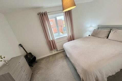 Bedroom 2(3).jpg