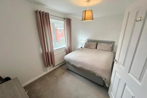 Bedroom 2(2).jpg