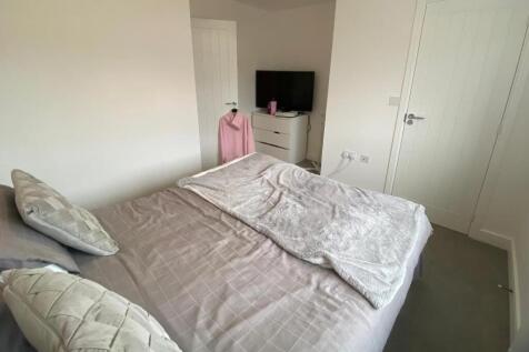 Bedroom 1 - Angle.jpeg