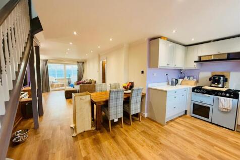 WhatsApp Image 2025-01-14 at 16.09.05 (4).jpeg