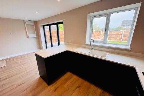 WhatsApp Image 2025-10-15 at 14.04.48.jpeg