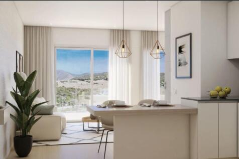 Kitchen and lounge