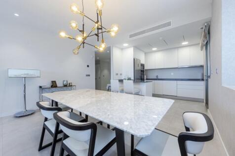 Lounge Kitchen