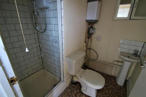 Murray Road 66 Flat 3 - Shower.JPG