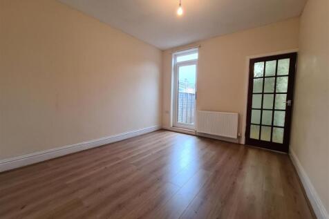 Sandown Road 45 - Dining room.jpg