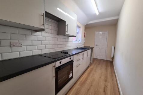 Sandown Road 45 - Kitchen.jpg