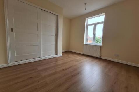 Sandown Road 45 - Bed2.jpg