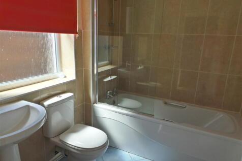 Lower Hillmorton Road 53 - Bathroom.JPG