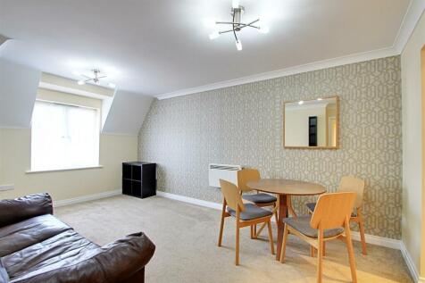 Living Room 1.jpg