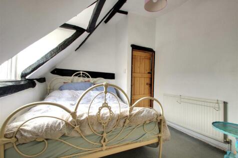 Bedroom (2).jpg