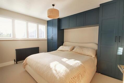 Bedroom 1.jpg