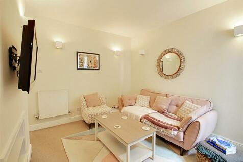 Living Room 2.jpg