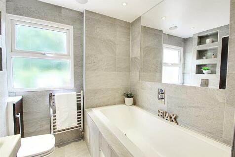 Bathroom 1.jpg