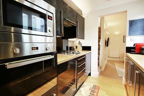 Kitchen 2.jpg