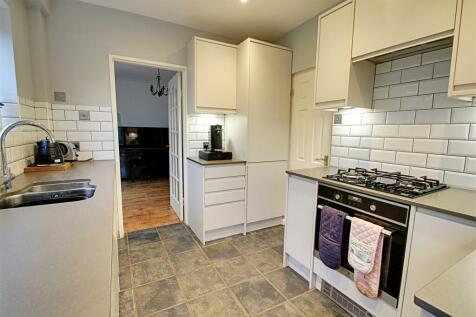 Kitchen 1.jpg