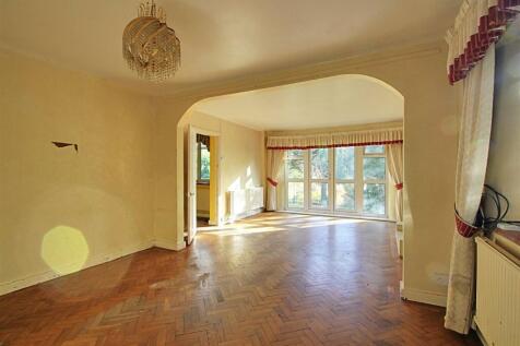 Living Room 2.jpg
