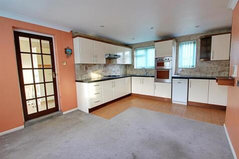 Kitchen Diner 1.jpg
