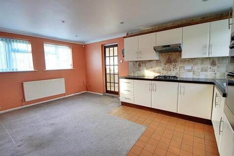 Kitchen Diner 2.jpg