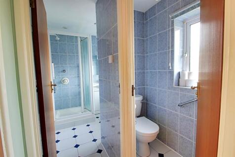 Shower Room.jpg