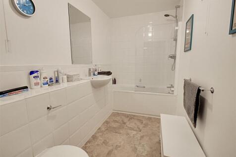 Bathroom.jpg
