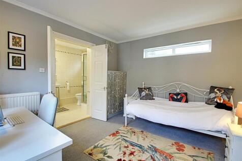Bedroom 4 (1).jpg